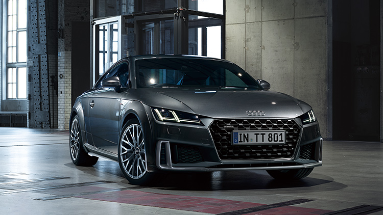 アウディ TT クーペの年式をご紹介！モデルごとの特徴や変遷も｜車種