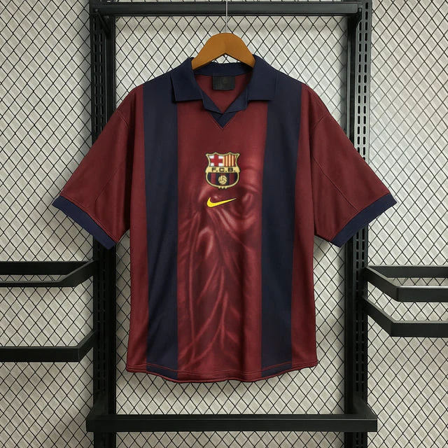 Travis Scott × FC Barcelona の Retro 2000/01 Home Skeleton Jersey