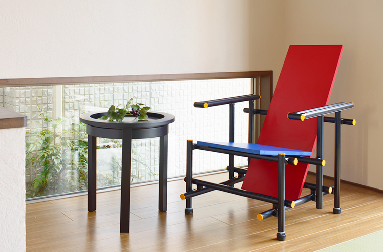 Red and Blue Chair | アルミ家具・インテリア | ecoms オンラインストア