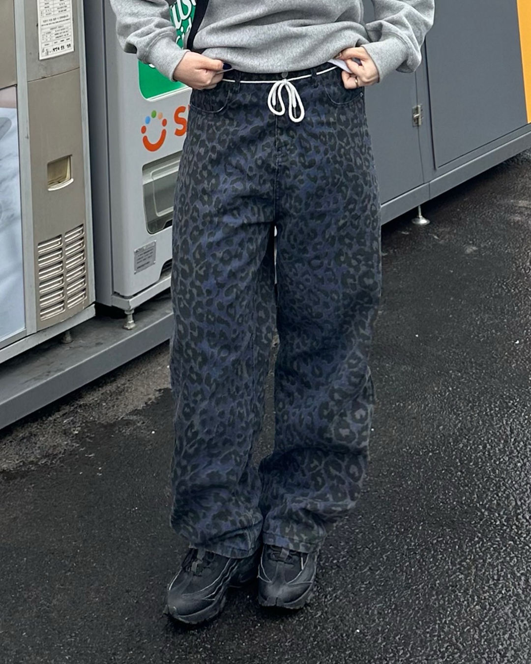 再販】ブルーレオパードストレートパンツ Y1103 – YOLO（ヨロ