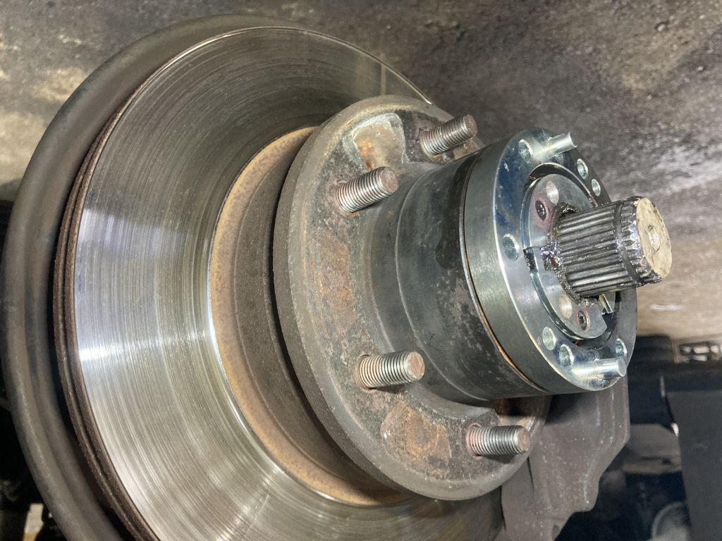 平成9年式 HZJ77 ランクル70 ZX マニュアルハブ交換 広島市 | 施工事例