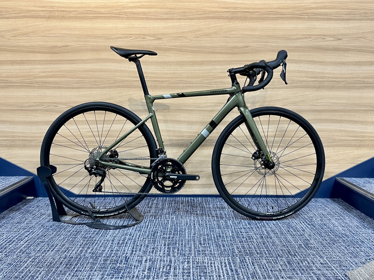105搭載ロードバイクが10万円代！！！元試乗車がお求めやすくなってい