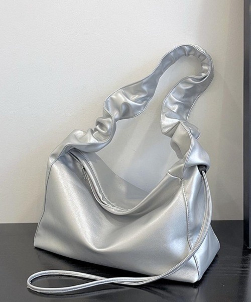 ショルダーバッグ バッグ フリルギャザーシルバーショルダーバッグ