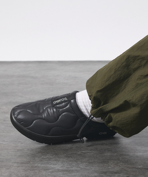OOFOS（ウーフォス） スリッポン 「OOFOS/ウーフォス」OOcOOzie Thermo