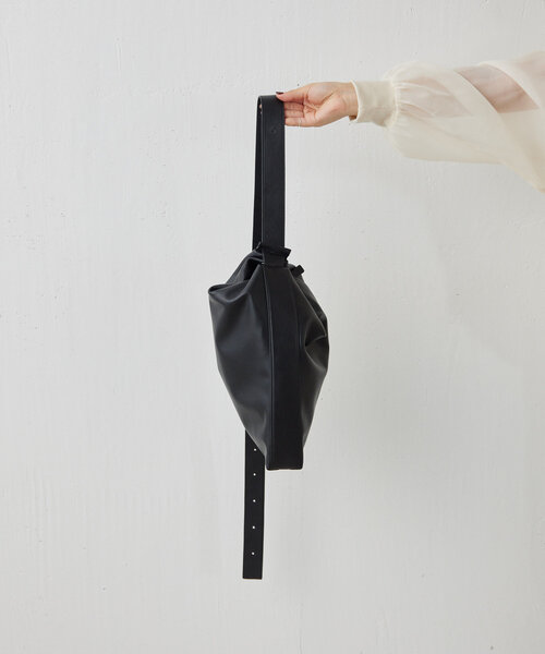 ear PAPILLONNER（イア パピヨネ） ショルダーバッグ バッグ 「本革