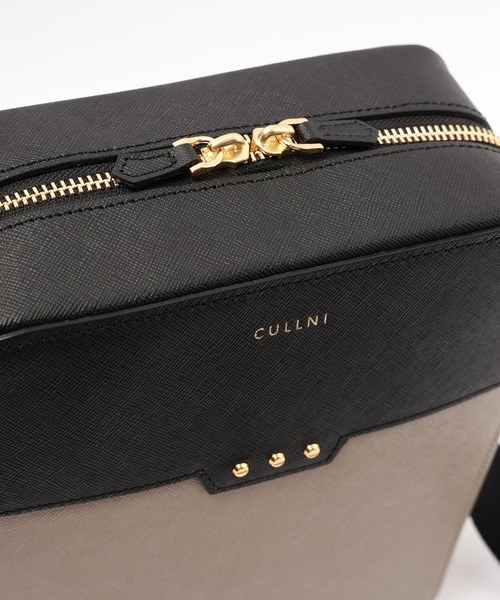 CULLNI（クルニ） ショルダーバッグ Square leather shoulder bag