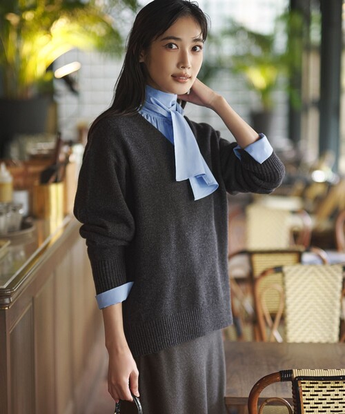 23区（ニジュウサンク） ニット セーター カシミヤブレンド Vネック