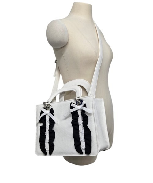 lilLilly（リルリリー） ショルダーバッグ フリルキャンバスリボン