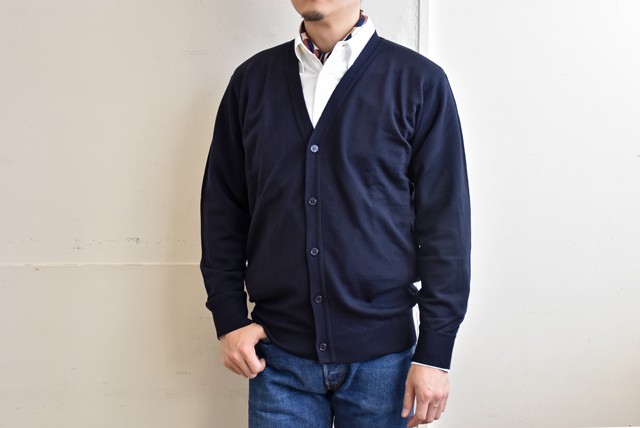 JOHN SMEDLEY（ジョンスメドレー） 24G Vネックカーディガン MIDNIGHT