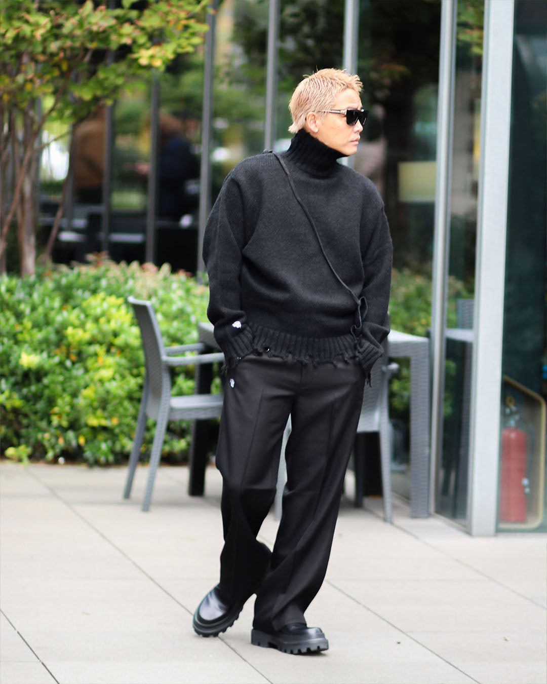 タートルネックニットセーター – LIBEIRO