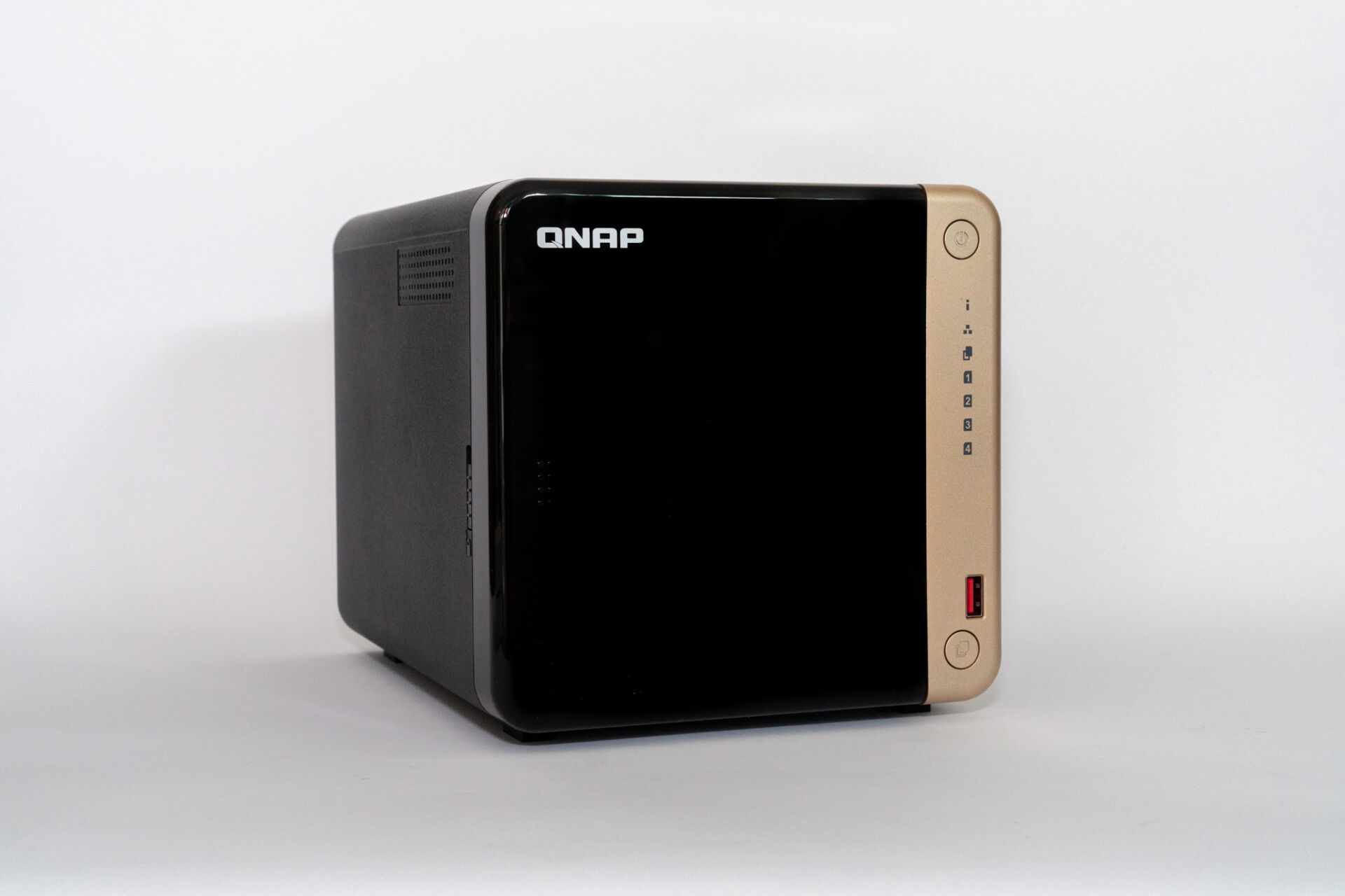 QNAP TS-464 Quick Look – Zit Seng's Blog