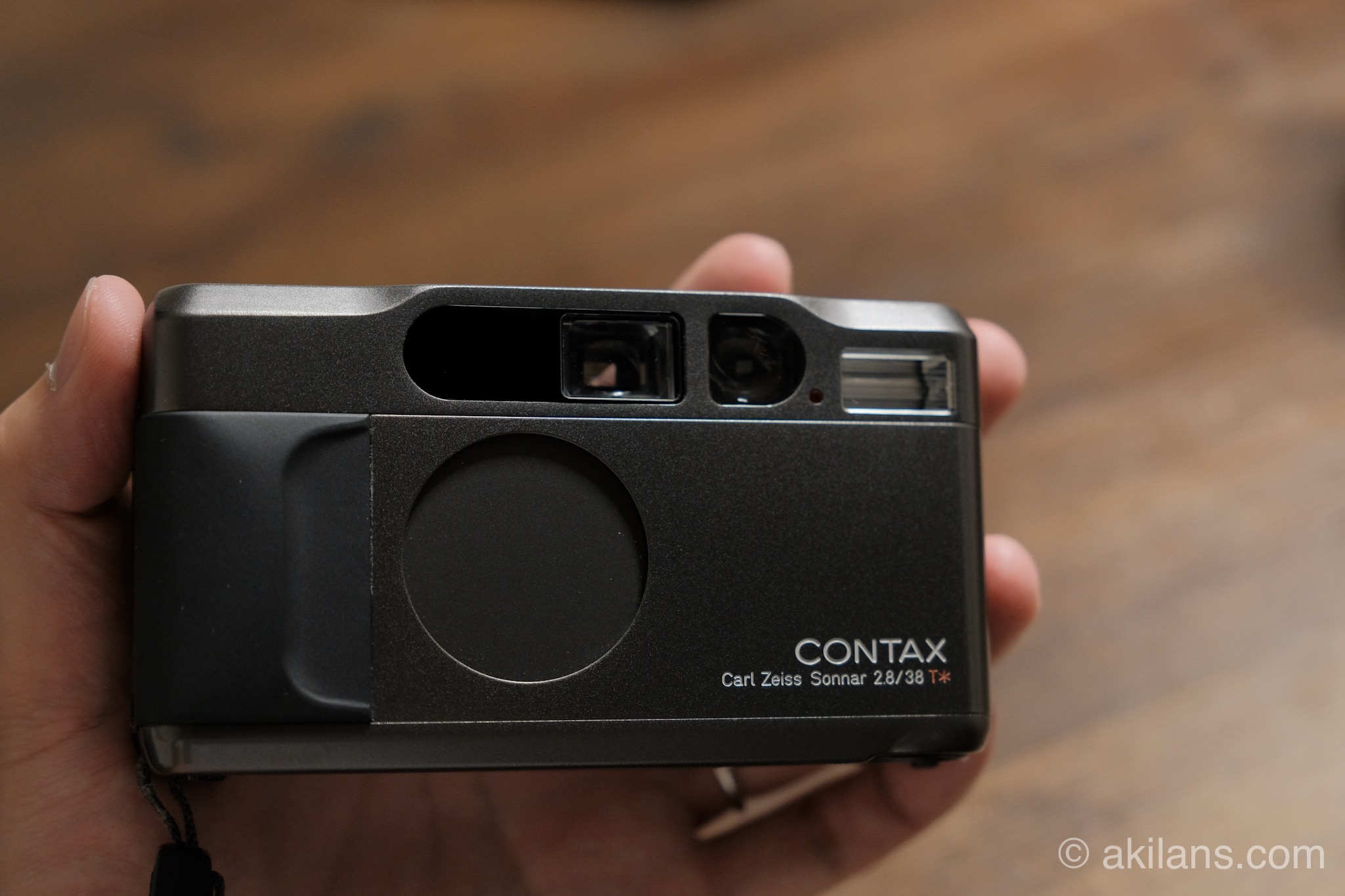 27年以上前に発売されたフィルムカメラCONTAX T2を相棒に決めた理由と