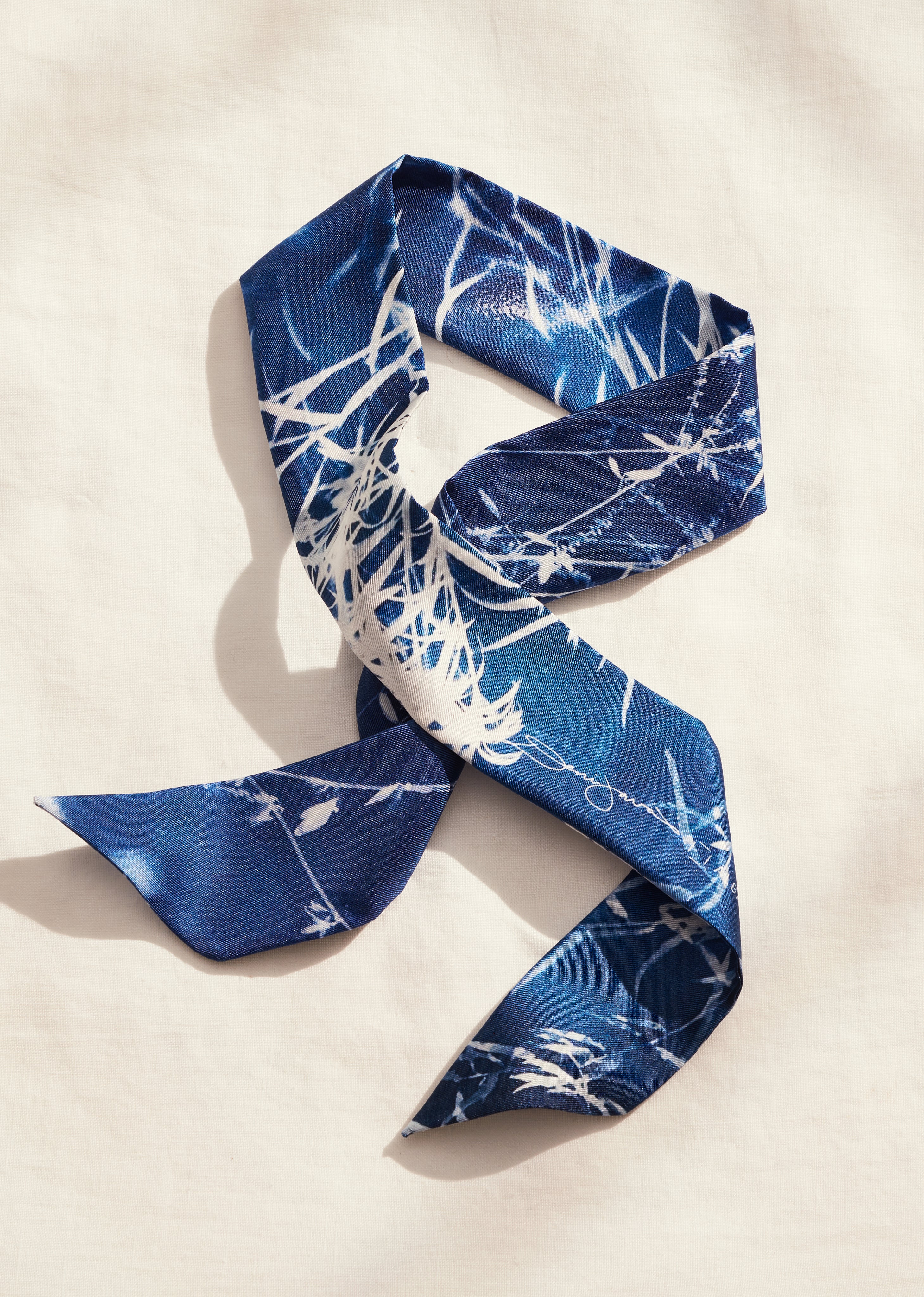 Indigo Summer – Silk Twilly Scarf – Alba Amicorum
