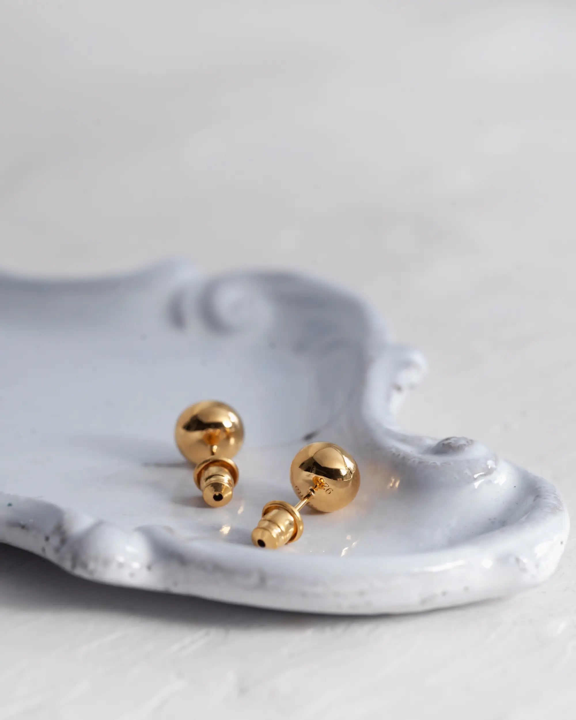 グローボールピアス l シルバーアクセサリーブランド Aletta Jewelry