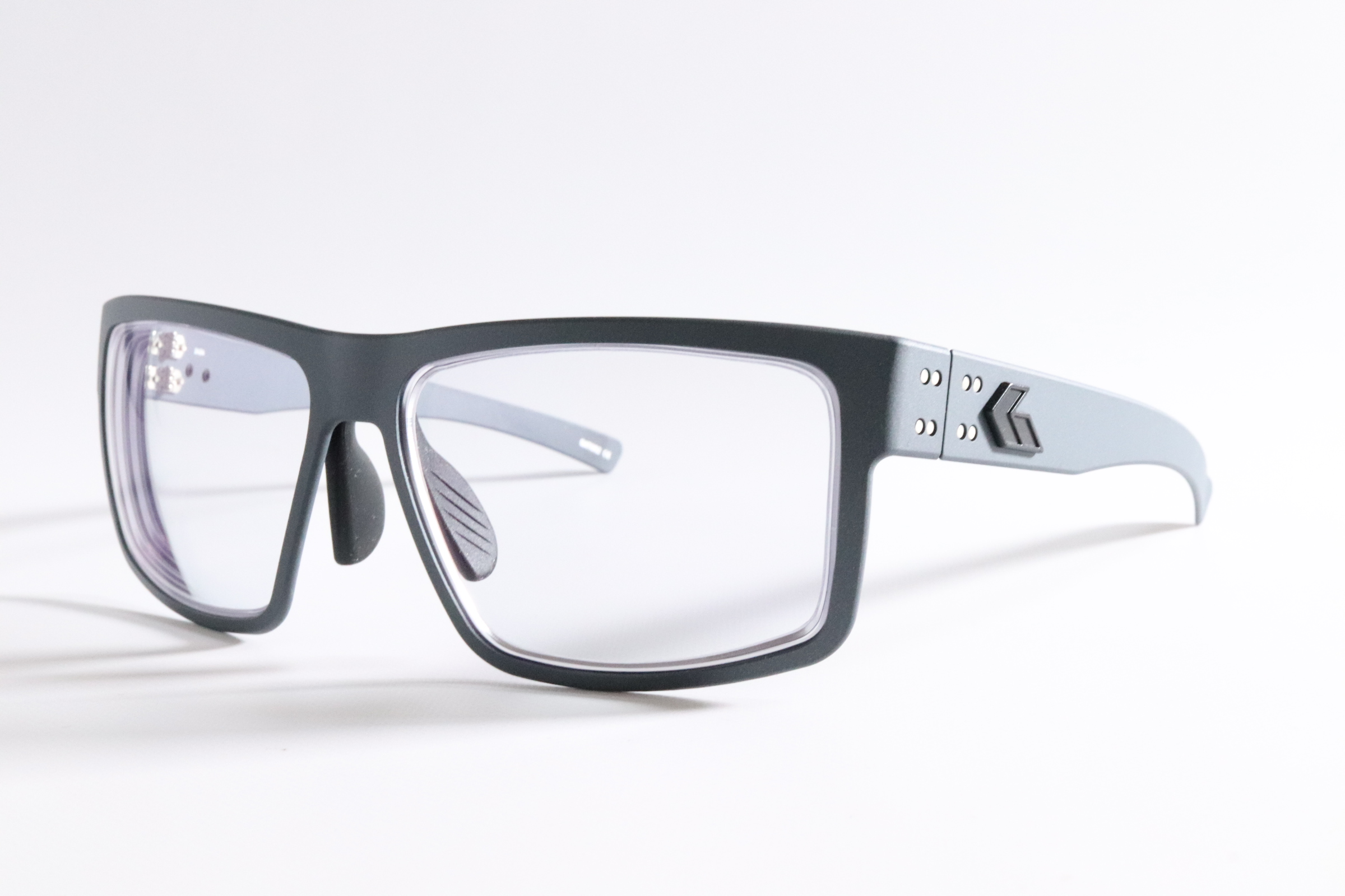 リグ【ゲイターズ度付き製作】Gatorz Eyewear、オール天候対応の度付き