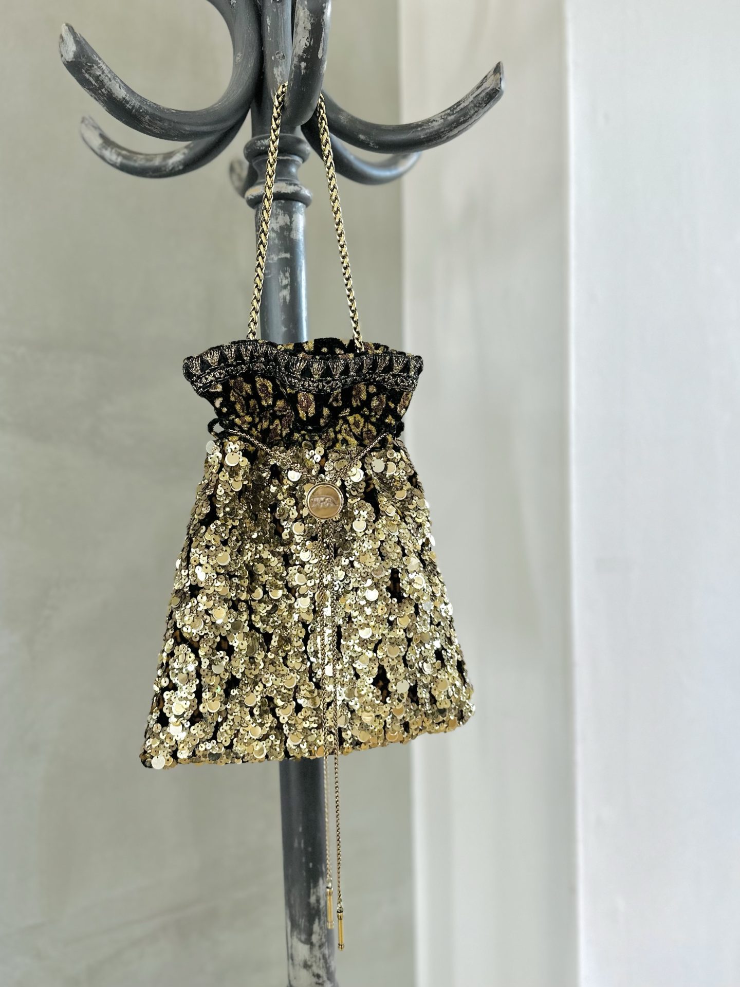 大人のカジュアル再構築】進化した名品との復縁〜デュベティカのダウン