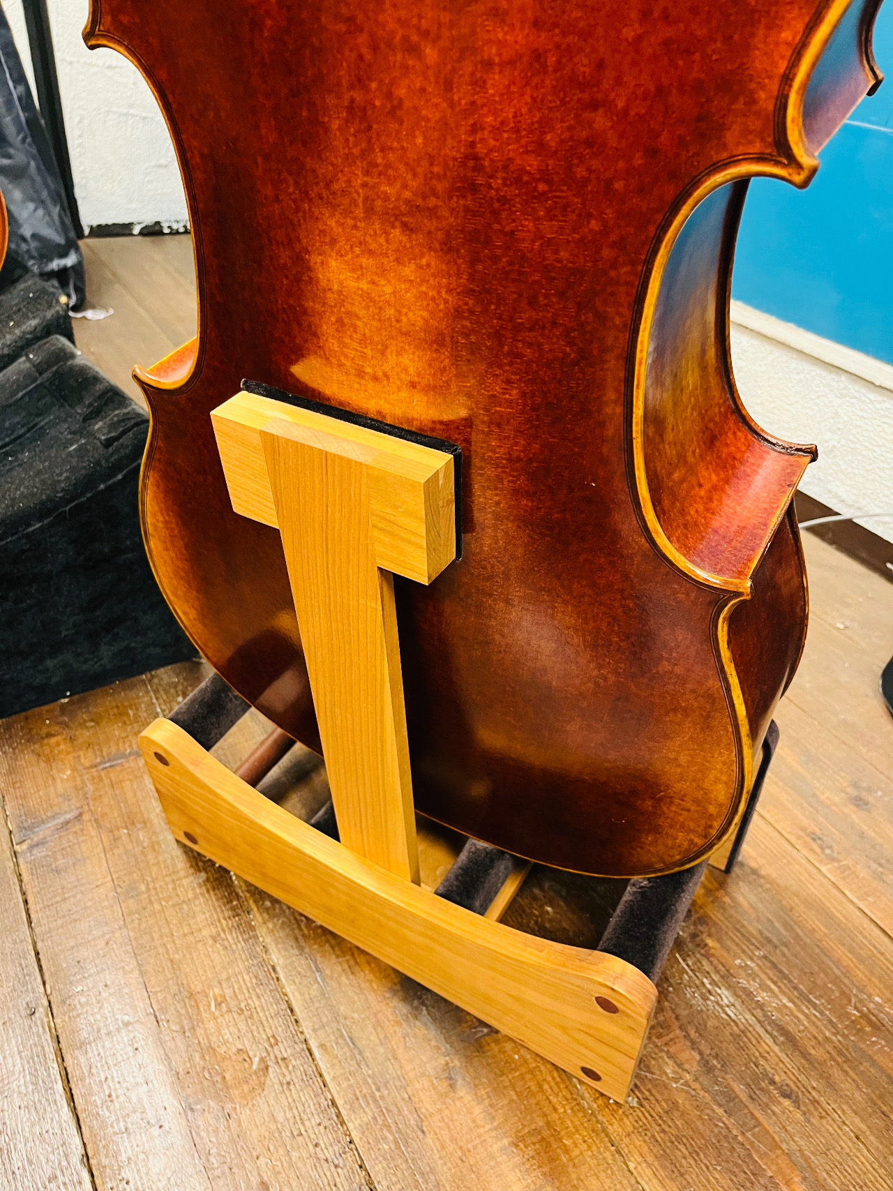 YOCOMOCO製 木製楽器スタンド チェロ用、コントラバス用 | 天沢