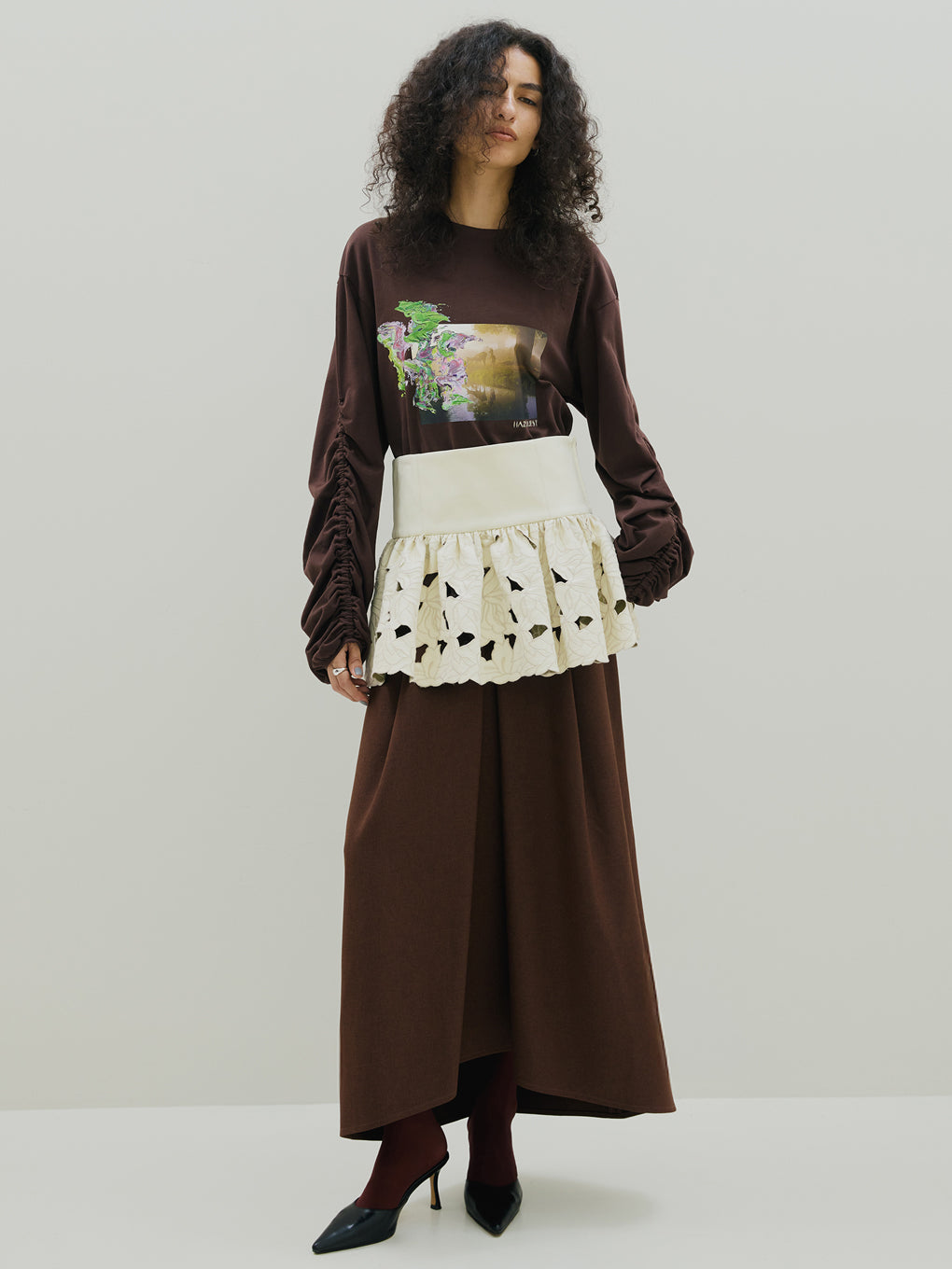 UND OIL PAINTING GATHER TOP