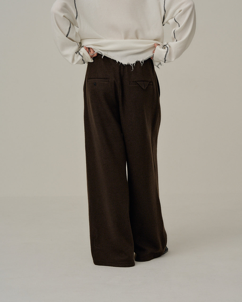 WOOL WIDE EASY TUCK SLACKS(D.BROWN) – ANCELLM
