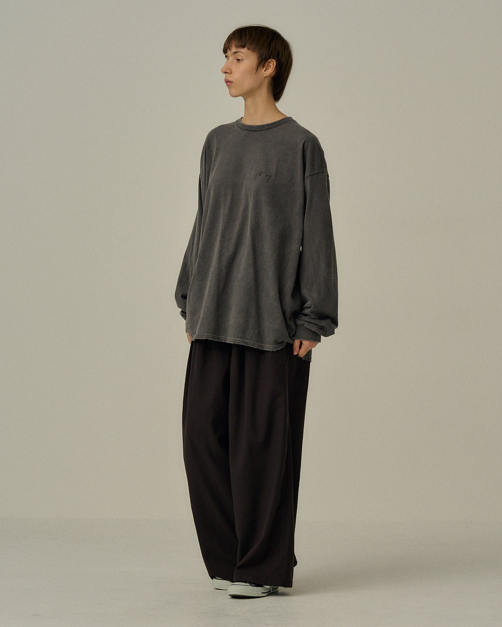 EMBROIDERY DYED LS T-SHIRT(F.BLACK) – ANCELLM