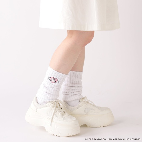 平成ギャルな“ルーズソックス”も♪「ハローキティ」×靴下屋コラボで4