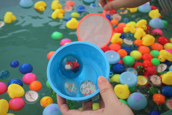 崖の上のポニョ」スーパーボールすくい開催＆あんぱん＆ピザの新