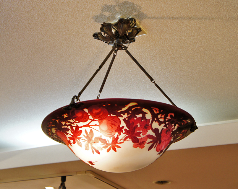 エミール・ガレ「柘榴文 天井燈」《アンティックかとう》