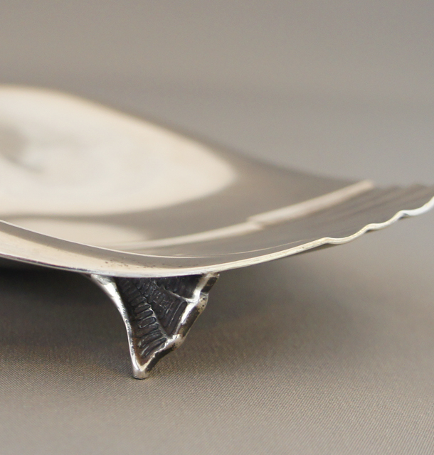 ティファニー「白鳥 シルバートレー」《アンティックかとう》