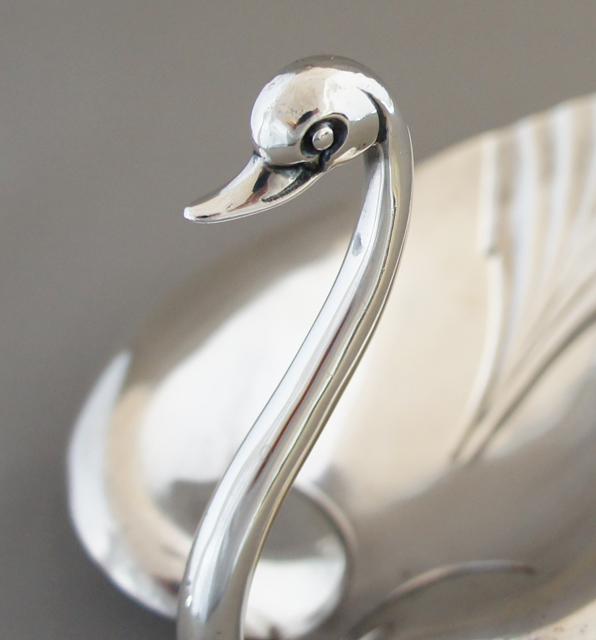 ティファニー「白鳥 シルバートレー」《アンティックかとう》