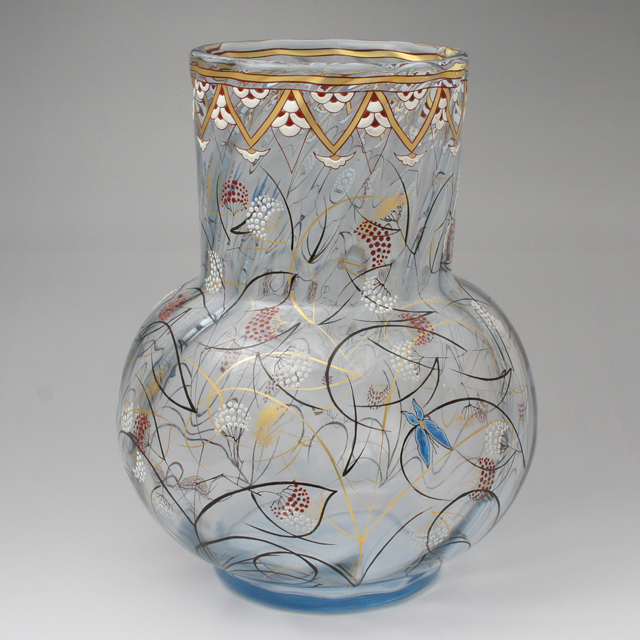 エミール・ガレ「蝶に草花文花瓶 (月光色ガラス)」《アンティックかとう》