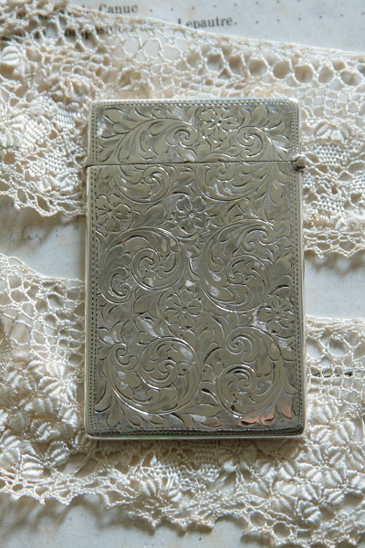 アンティークシルバーカードケース イギリス ハンドエングレーヴィング