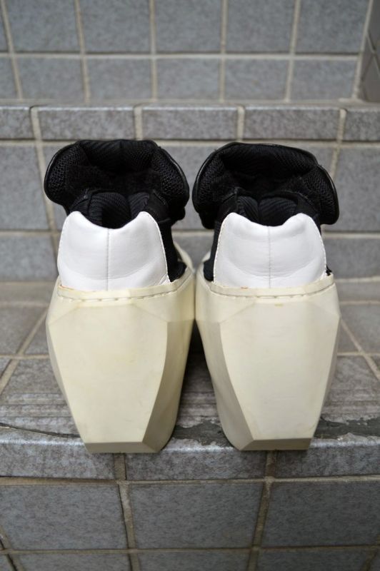 JULIUS ユリウス】ポリゴンソールインヒールスニーカー