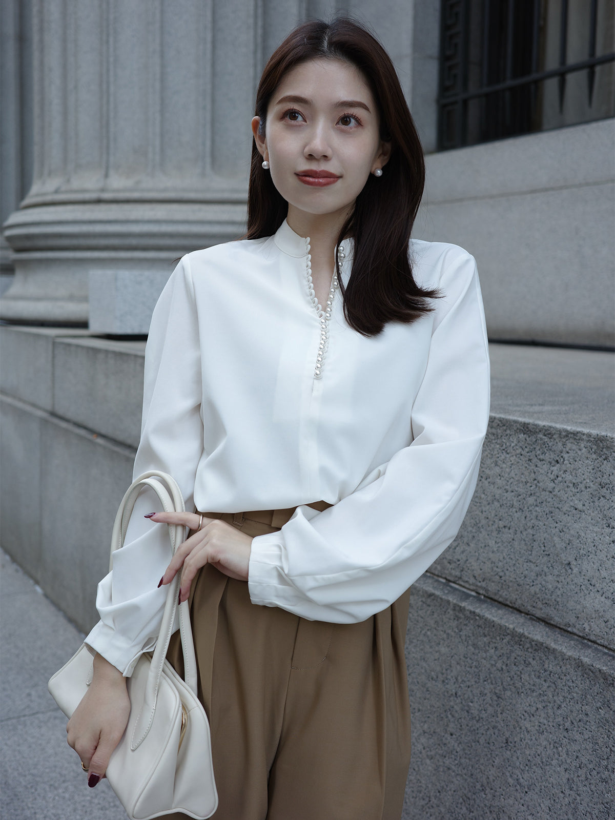 パールトリムブラウス