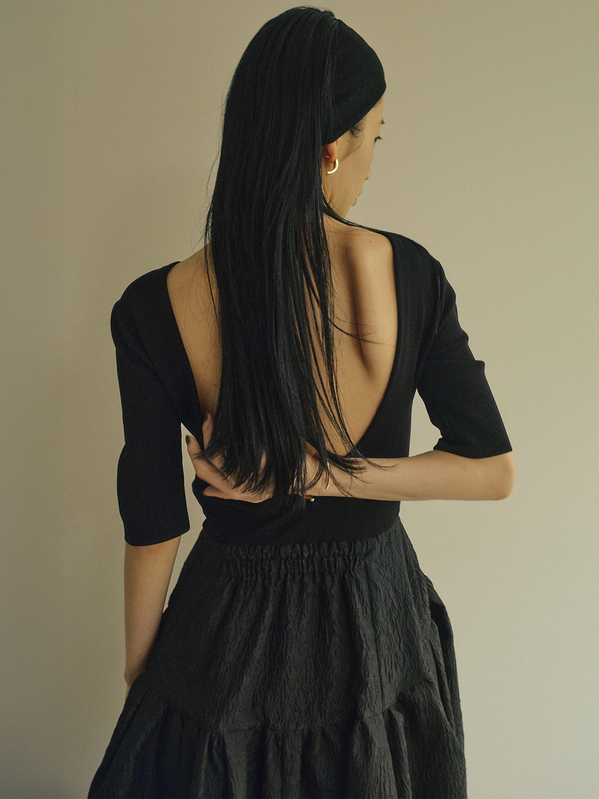 バックオープンカップインドッキングニットワンピース