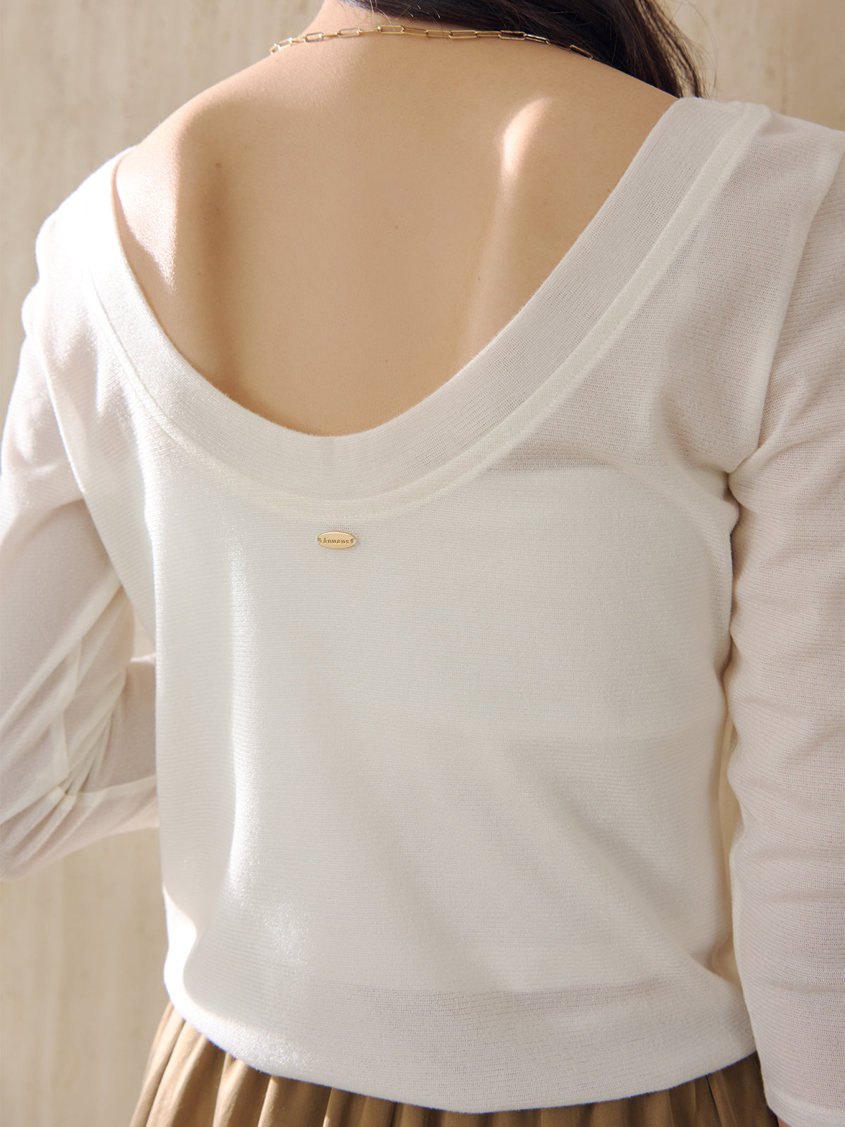 ánuans 公式サイト｜Tops