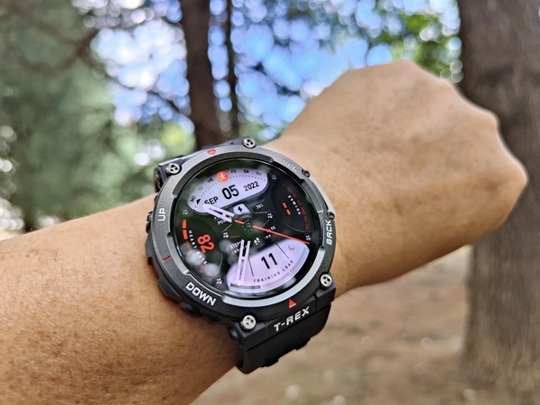 ASCII.jp：標準最大24日間MIL規格準拠スマートウォッチ「Amazfit T-Rex