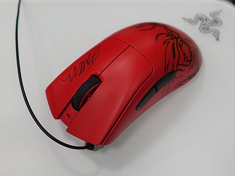 Razer製ゲーミングマウス「DeathAdder V3 Pro」のFakerコラボモデルが