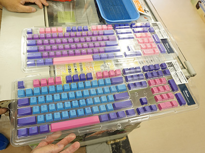 Cherry MX対応のカラフルな交換用キーキャップが入荷、108キーセットで