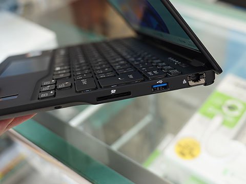 富士通の軽量モバイルノート「LIFEBOOK U9311/F」が39,800円、中古PC