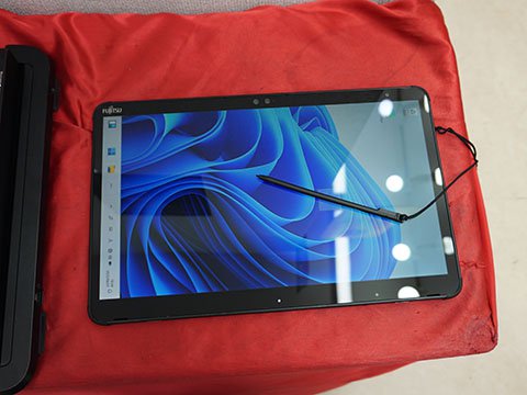 Core i5-1145G7搭載の13.3インチWindowsタブレットが49,800円