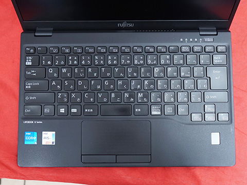 Core i5-1135G7+8GBメモリ搭載の13.3型「LIFEBOOK U9311/FX」が39,800