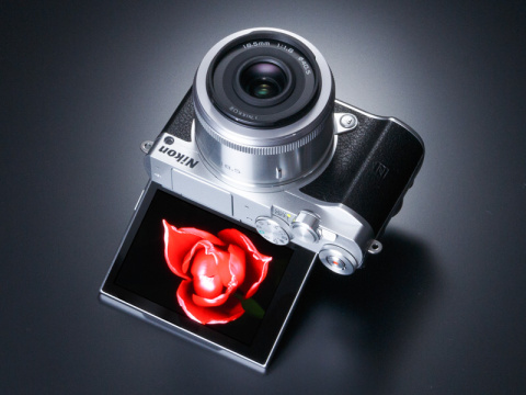 新製品レビュー：Nikon 1 J5（外観・機能編） - デジカメ Watch Watch