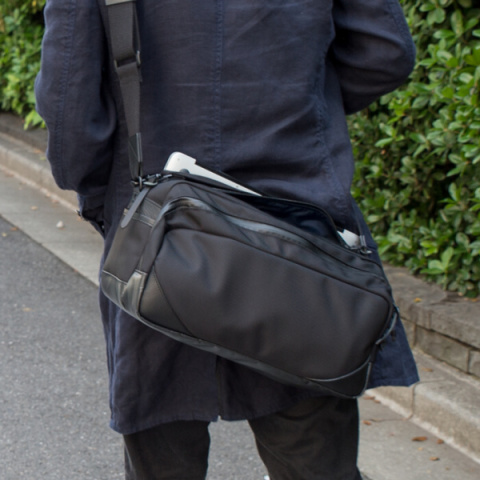 マップカメラ、プロ監修「BLACK TAG」ショルダーバッグ - デジカメ