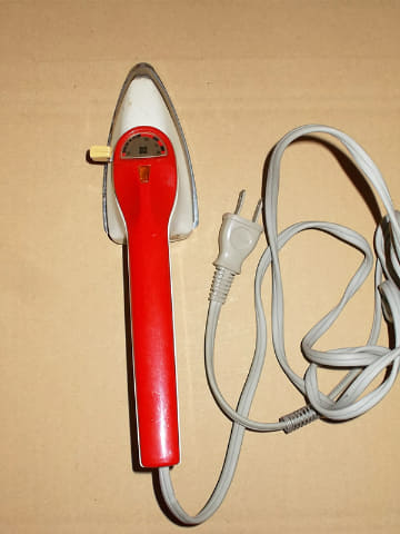 思い出家電】松下電器の小さなアイロン「裁縫こて」 - 家電Watch
