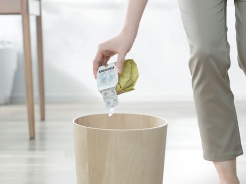 日立から紙パック式スティック掃除機が登場。2カ月分のゴミを溜め