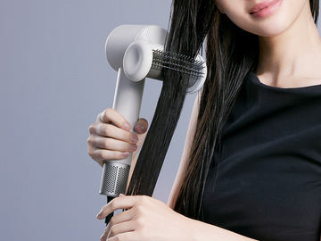 ダイソンのストレート“ドライヤー”が画期的。アイロン手放せない人に