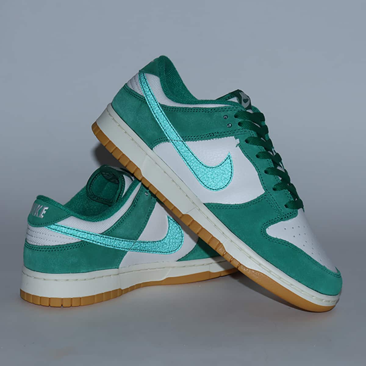 NIKE DUNK LOW SE PHANTOM/MALACHITE-GUM LIGHT BROWN （ナイキ ダンク