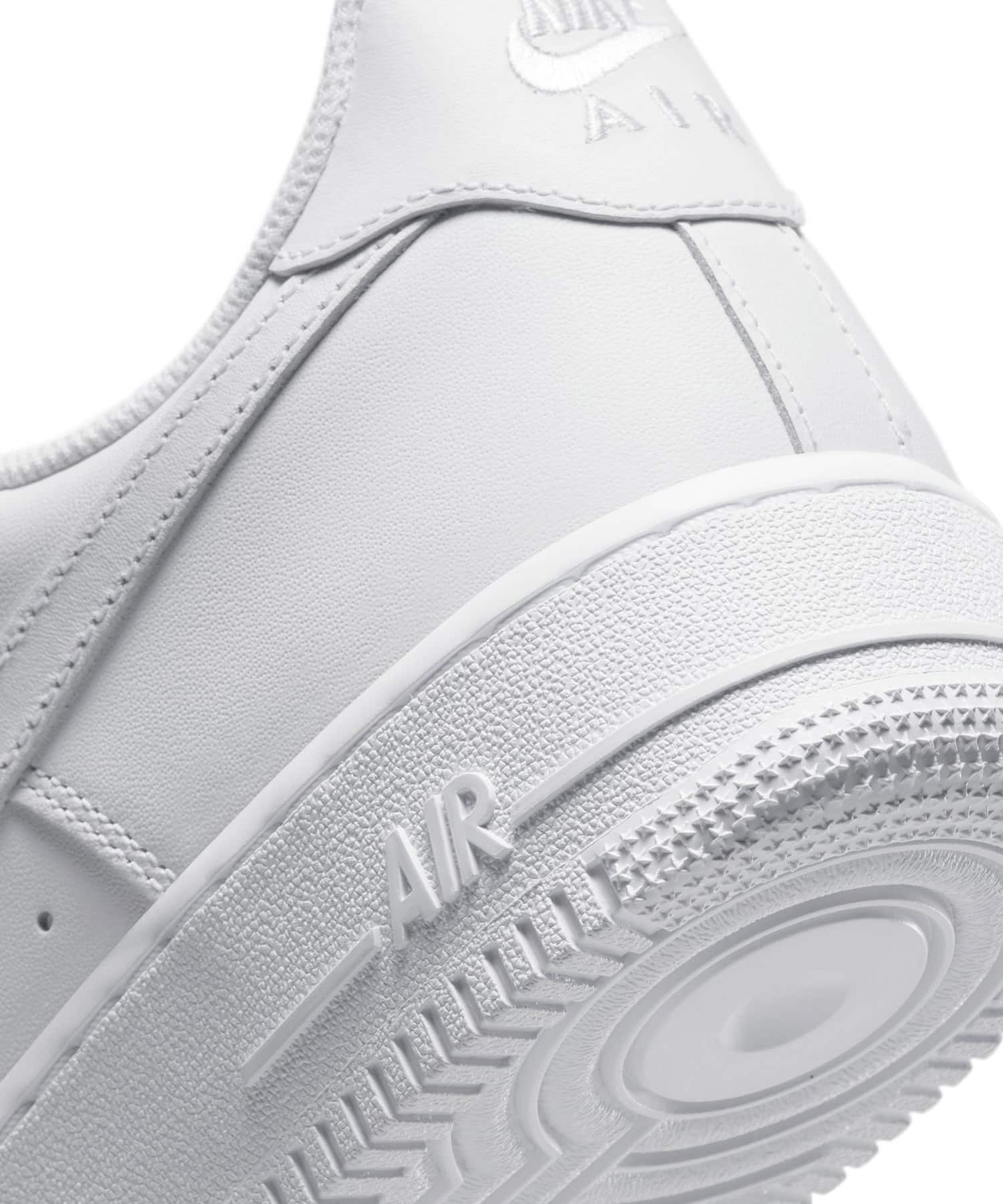 NIKE AIR FORCE 1 '07 WHITE/WHITE（ナイキ エア フォース 1 '07