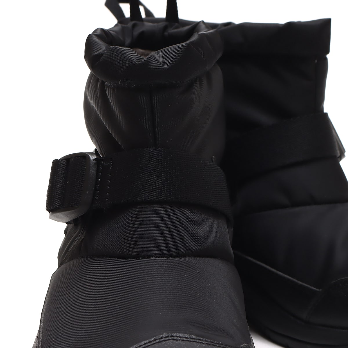 KEEN HOODROMEO WP BLACK/BLACK（キーン フッドロメオ ウオーター