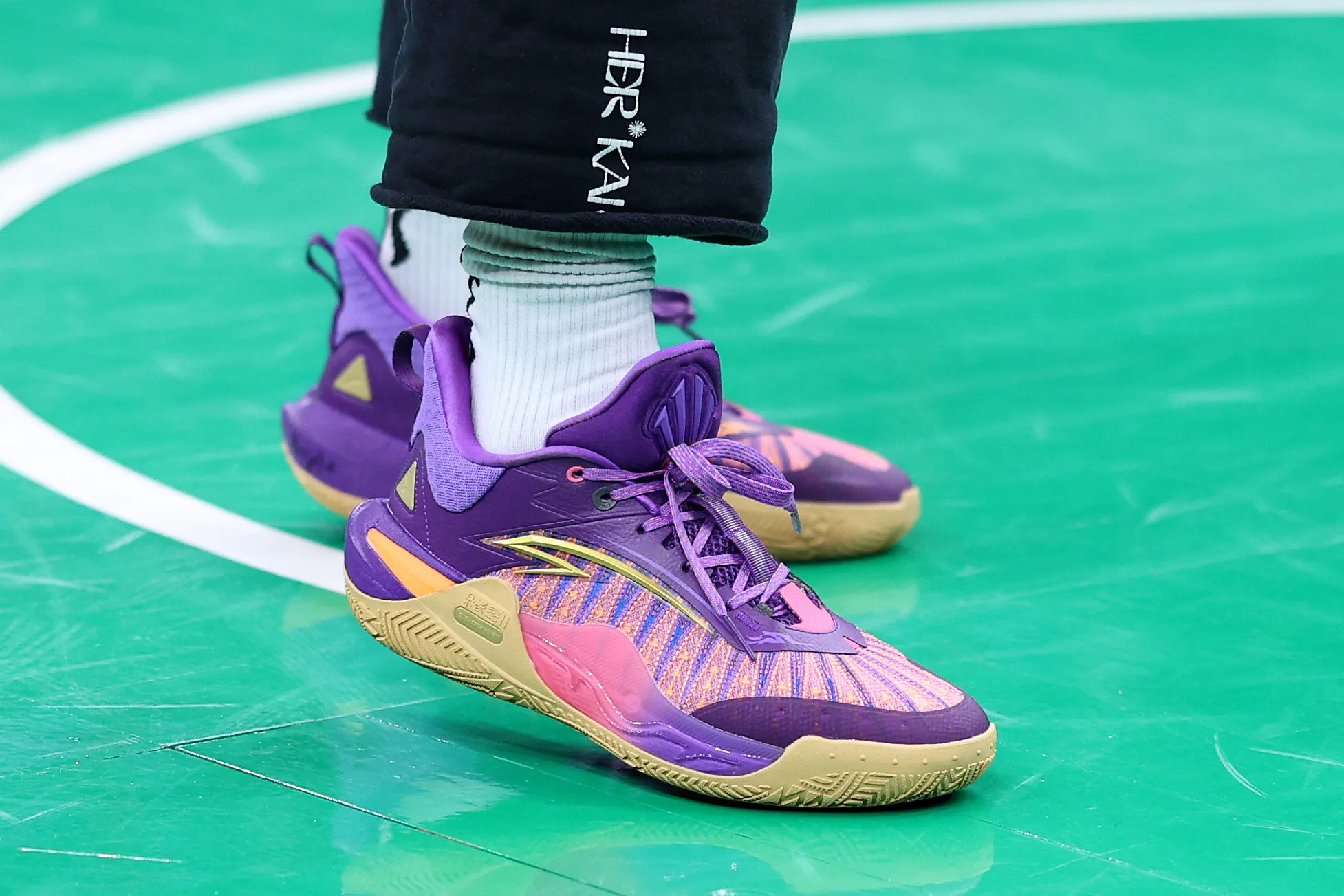 Kyrie Irving Kai 1 Sneakers Drive Anta Sales Surge After Nike (NKE